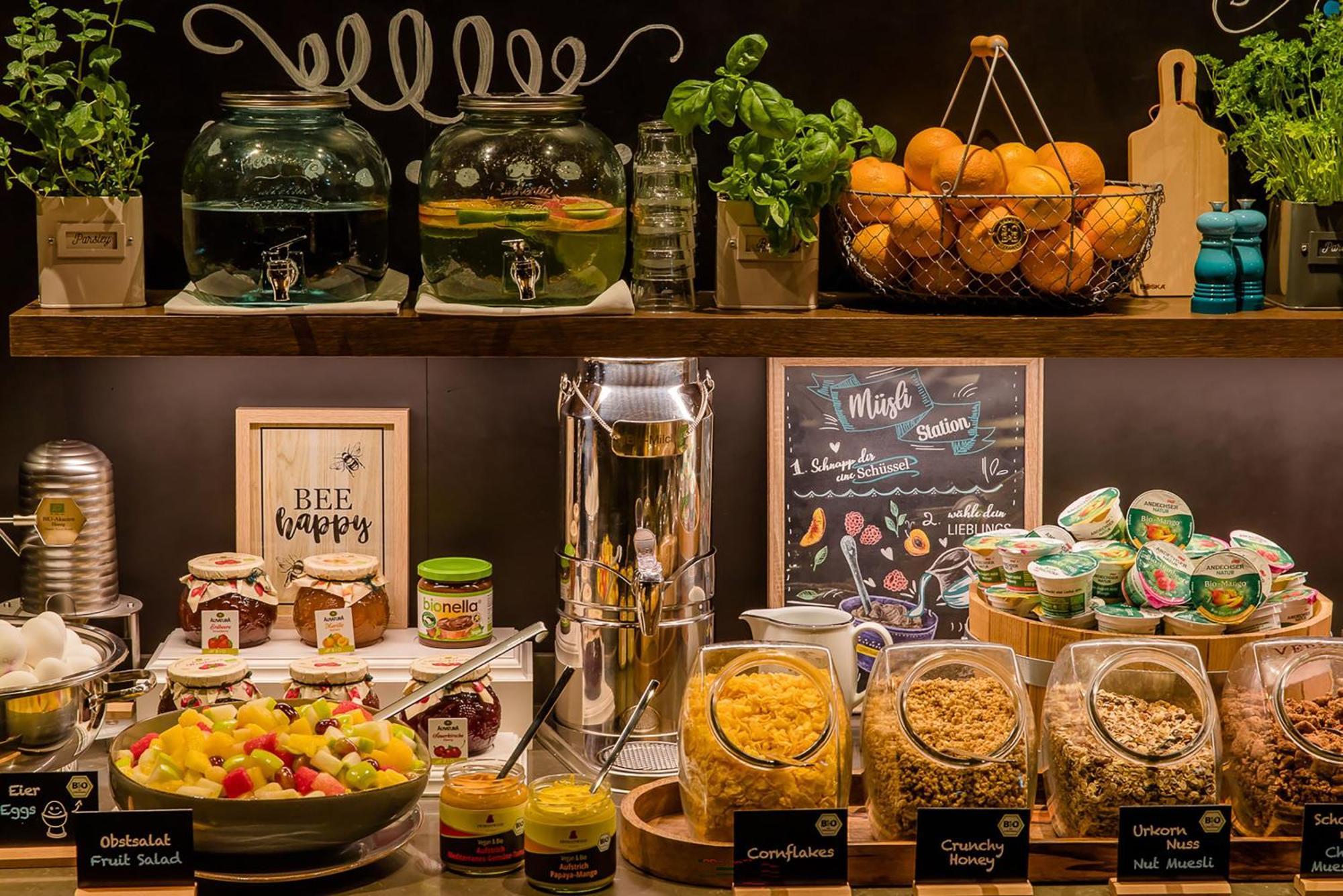 Motel One Hamburg-Altona Екстериор снимка