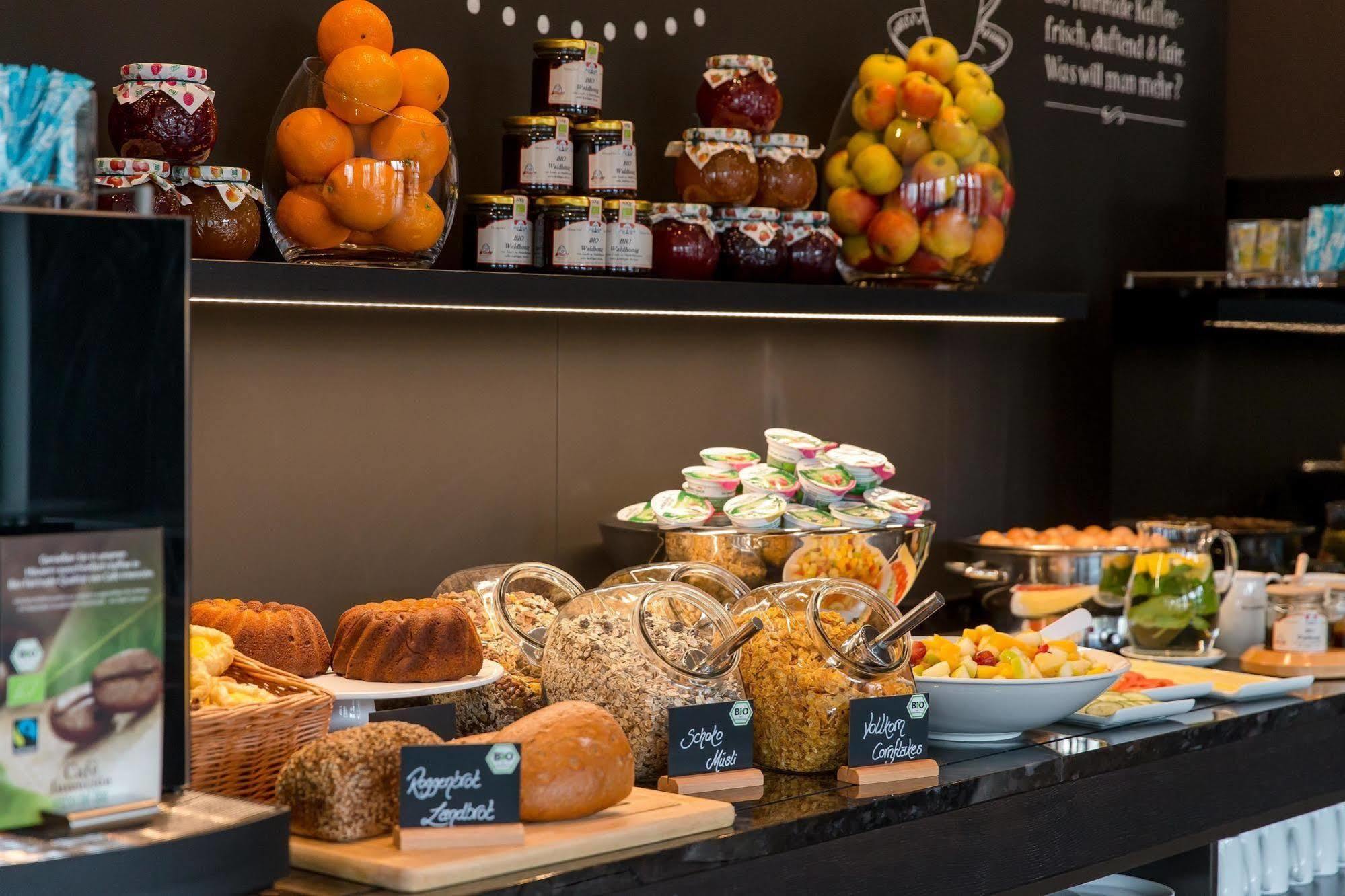 Motel One Hamburg-Altona Екстериор снимка